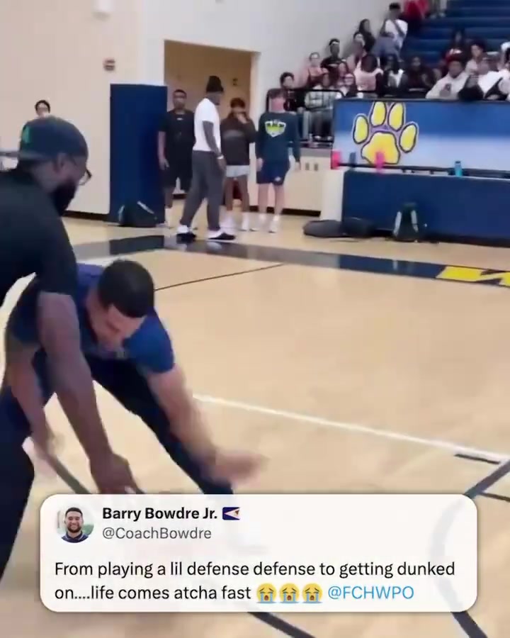 學(xué)生們爽了杰倫布朗隔扣副校長引全場歡呼