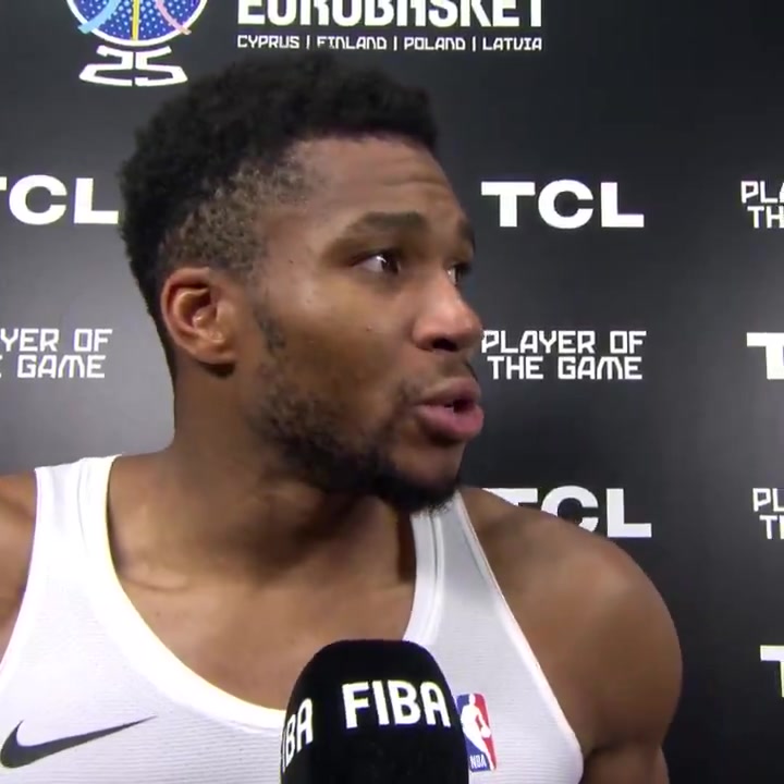 凡爾賽呢字母哥我不想出名我只是喜歡打籃球