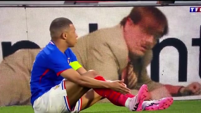 化身卓別林名場面姆巴佩和廣告牌神同步自己都被逗笑了